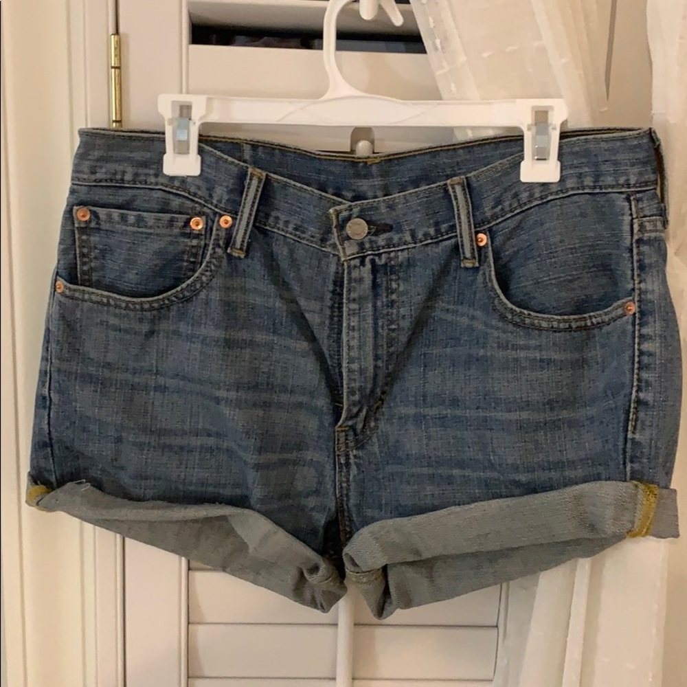 Levi cut off jean shorts